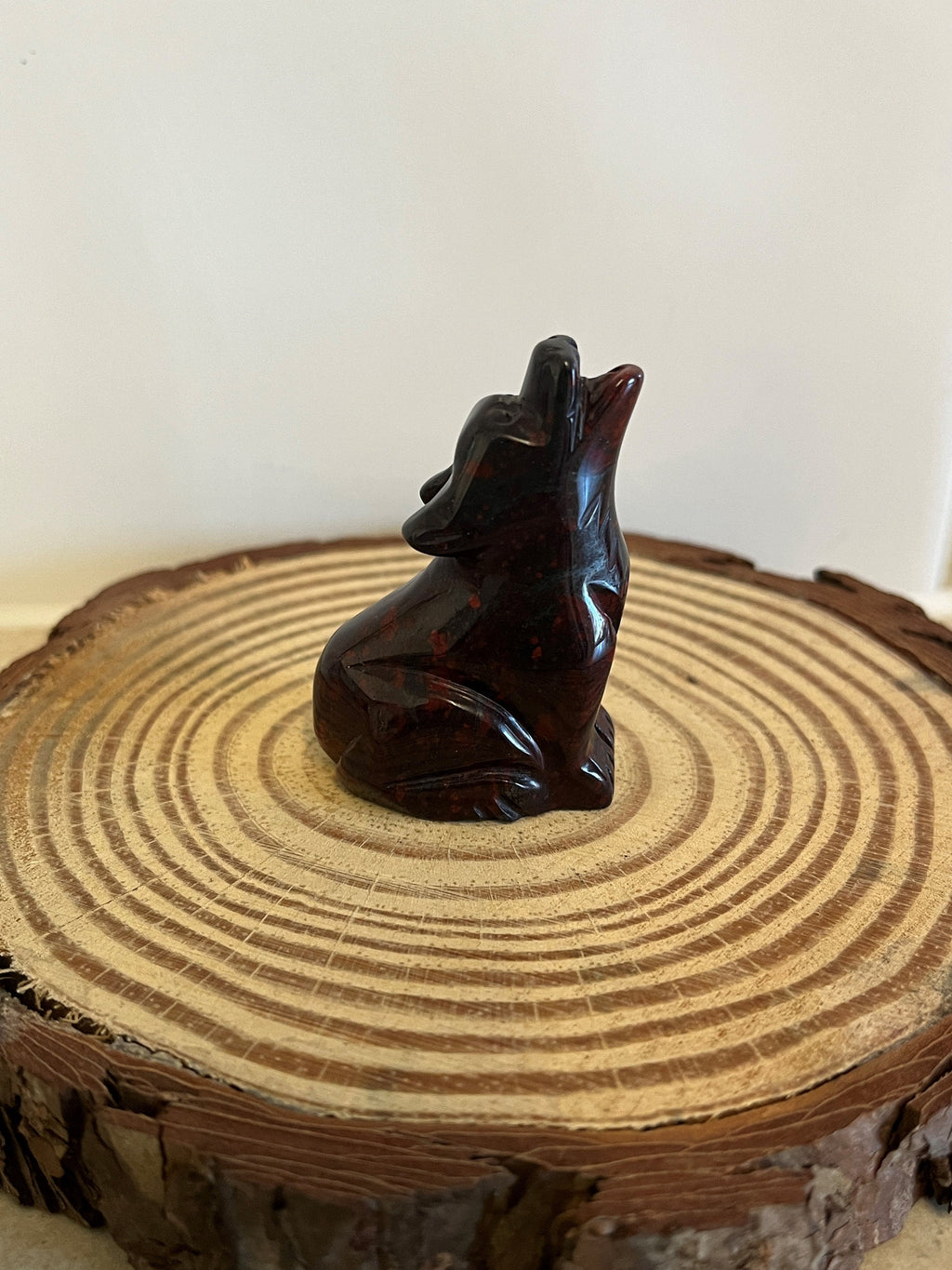 Hematite Wolf Figurine – Grounding, Strength & Spirit Totem