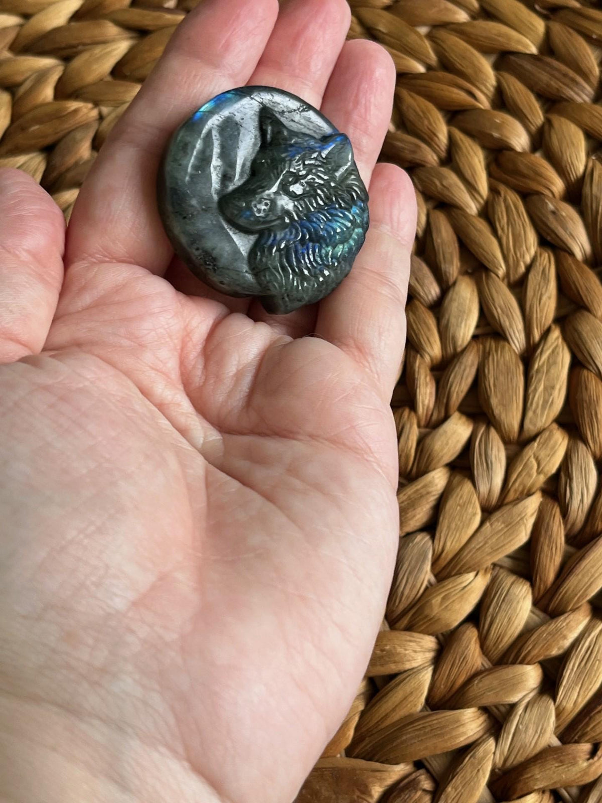 Labradorite Wolf Palm Stone – Blue Flash, Magic & Spirit Totem