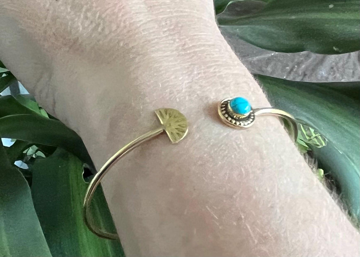 Sunrise Bangle – Positivity & Turquoise Brass Charm