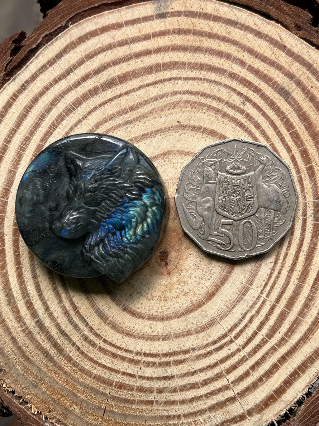 Labradorite Wolf Palm Stone – Blue Flash, Magic & Spirit Totem